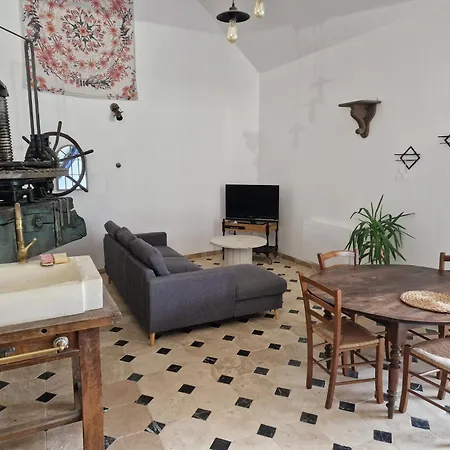 Le Pressoir * Turquant